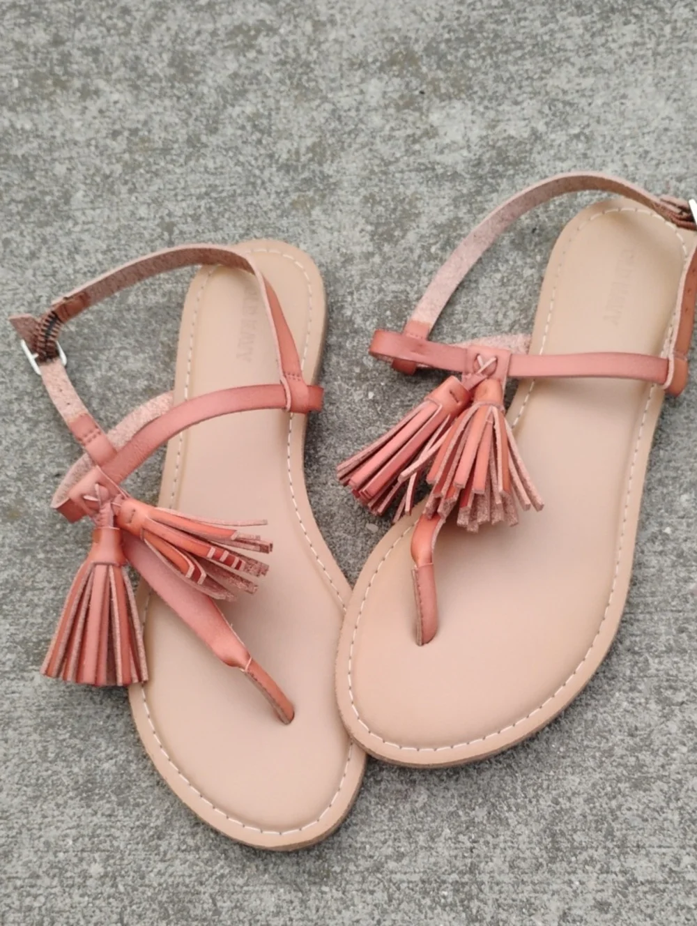 Old Navy Women’s Tassel Thong Sandals